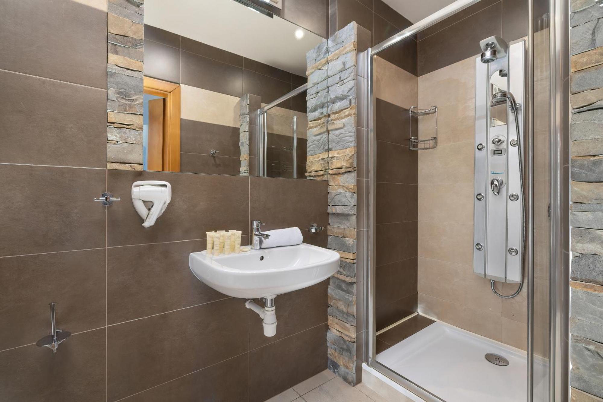 Przestronne Apartamenty W Zakopanem Z Trzema Sypialniami I Parkingiem By Noclegi Renters ภายนอก รูปภาพ
