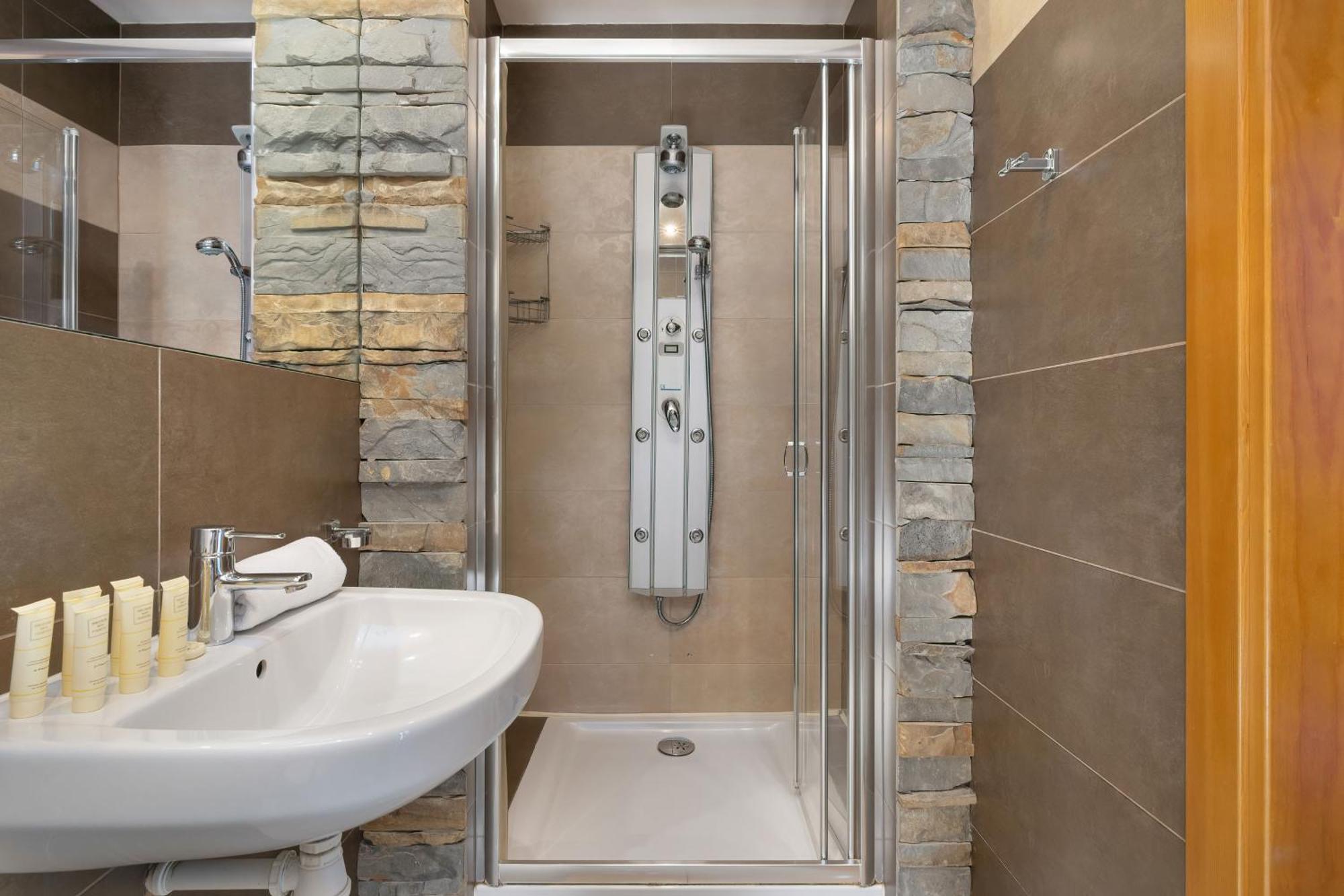 Przestronne Apartamenty W Zakopanem Z Trzema Sypialniami I Parkingiem By Noclegi Renters ภายนอก รูปภาพ